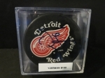 Steve Yzerman Autographed Puck (Detroit Red Wings)